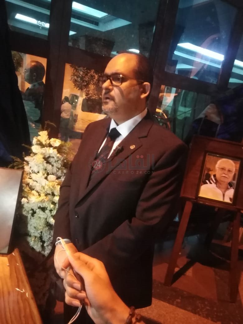 رأفت  من عزاء والده ماهر لبيب