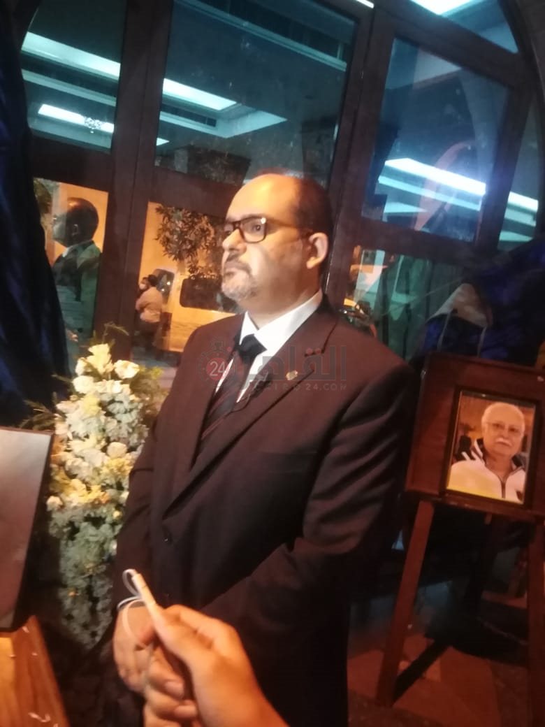 رأفت من عزاء والده ماهر لبيب (2)