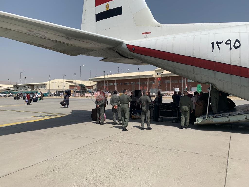 إجلاء البعثة المصرية من أفغانستان (1)