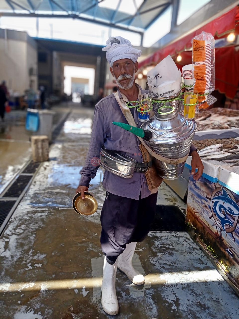 بائع العرقسوس بالسوق 