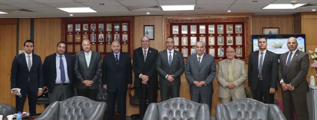 محافظ الفيوم يُهنئ رئيس هيئة قضايا الدولة بتولي مهام منصبه