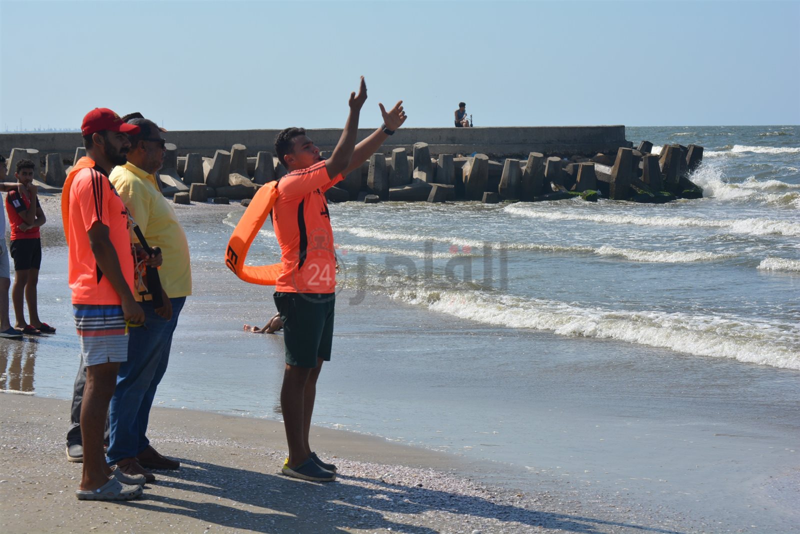 خدمات الإنقاذ علي شاطئ غرب بورسعيد