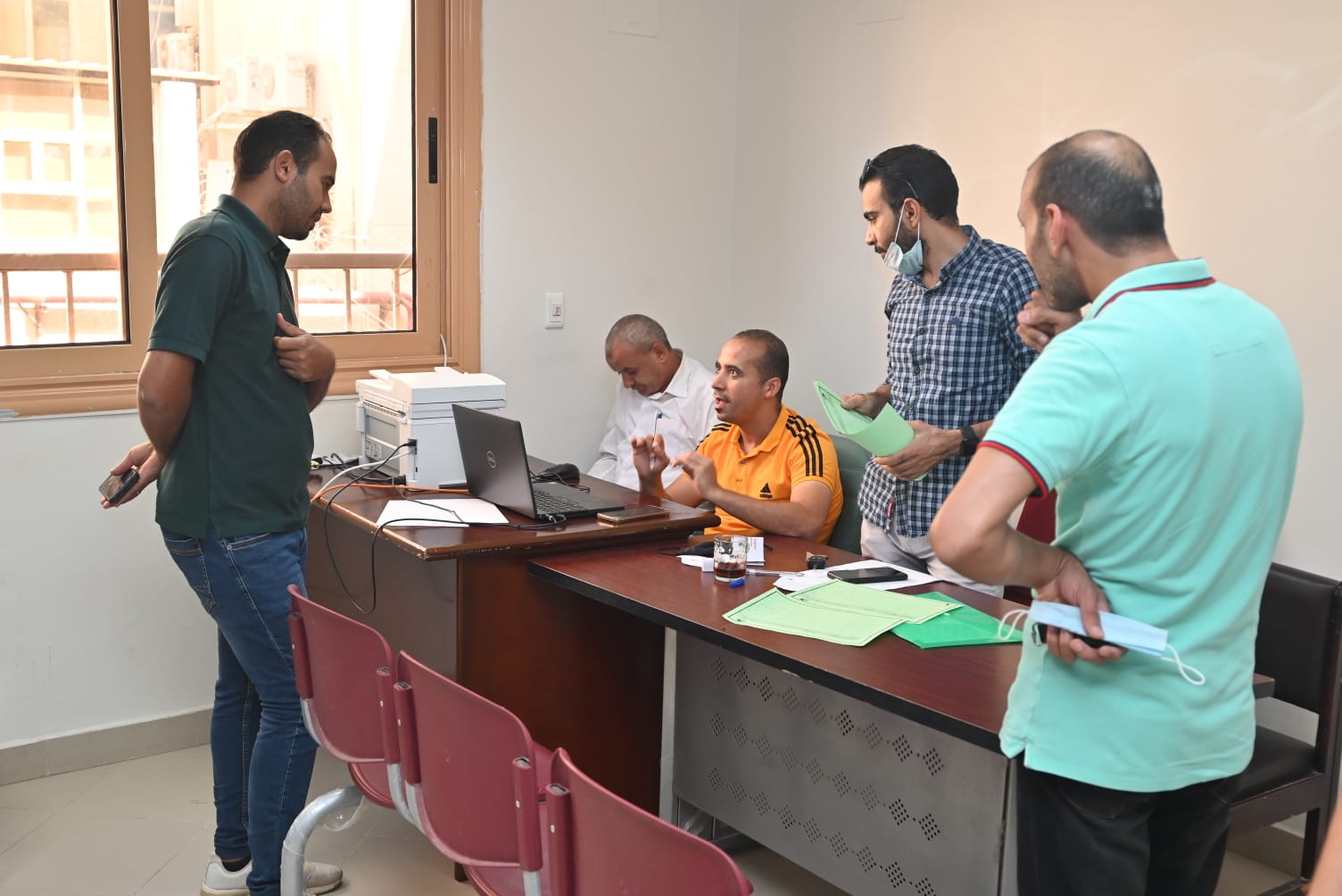 بدء تلقي الجرعة من لقاح كورونا للعاملين بجامعة الفيوم