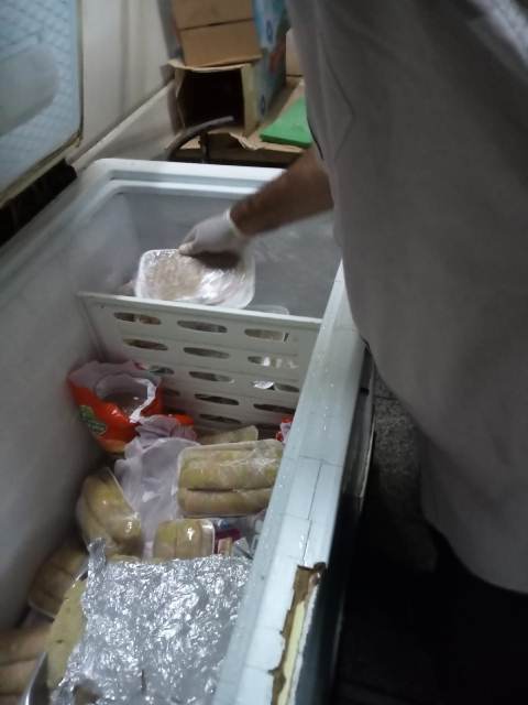 غلق مطعمين مخالفين بالشرقية 07