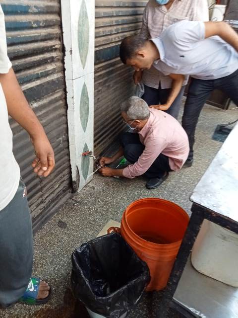 غلق مطعمين مخالفين بالشرقية 08