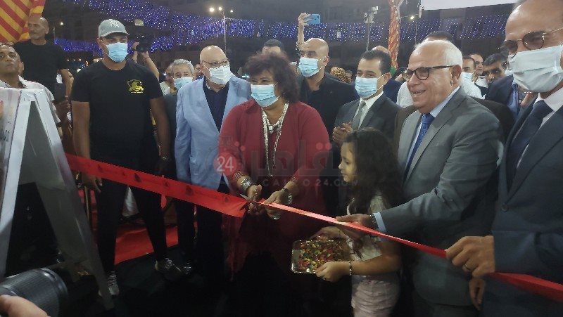 وزيرة الثقافة تفتتح معرض الكتاب