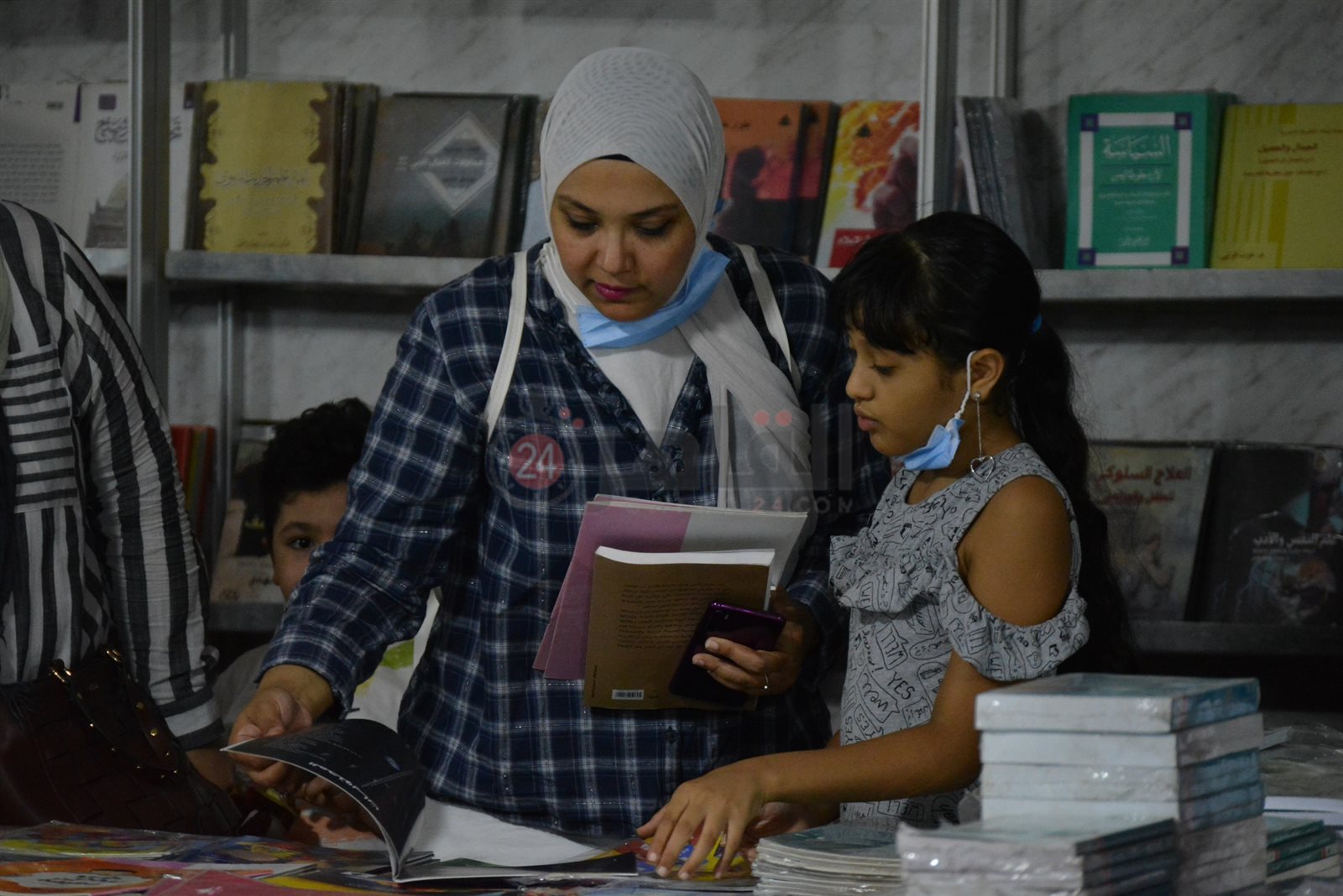 إقبال علي معرض الكتاب