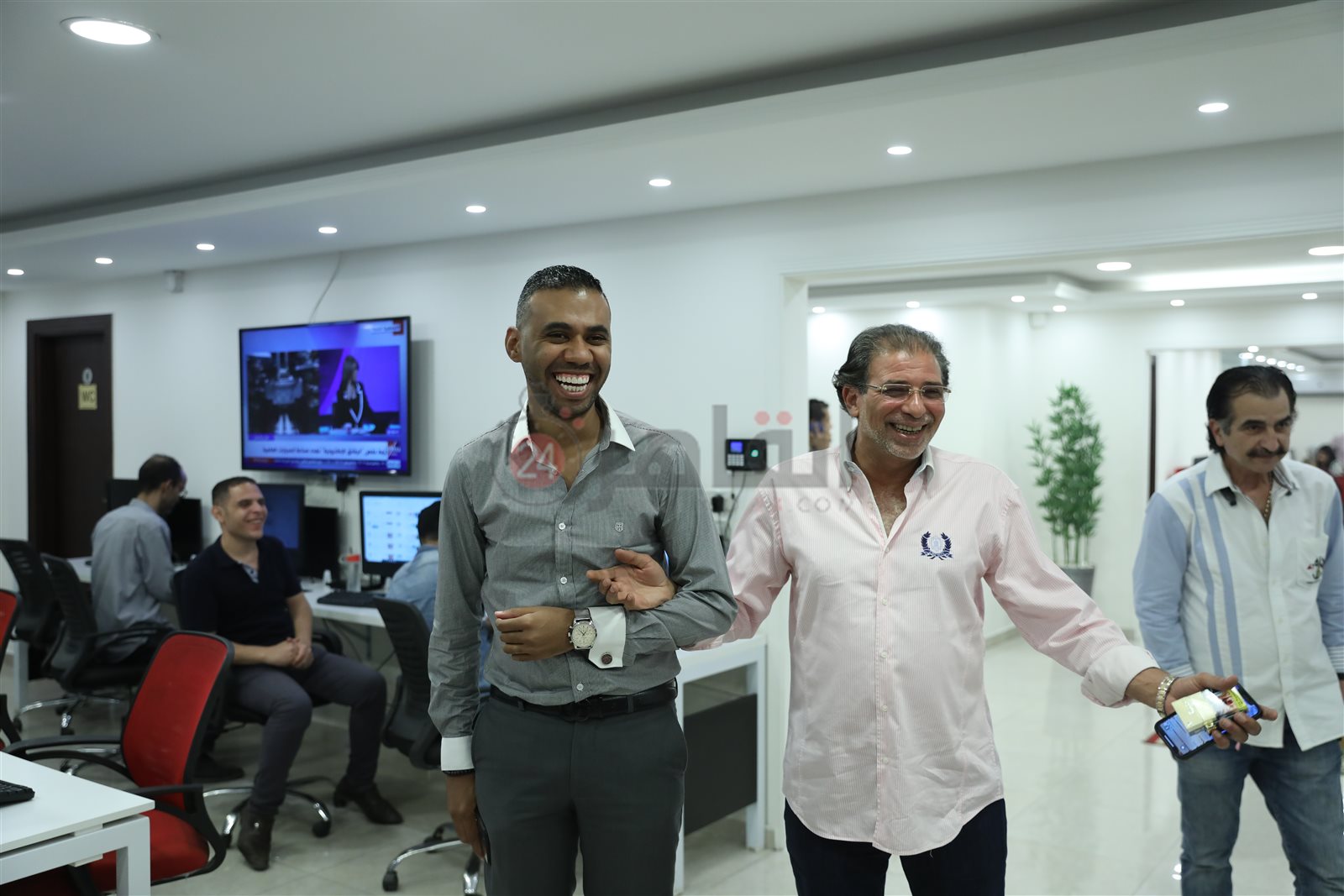 خالد يوسف في القاهرة 24 (3)