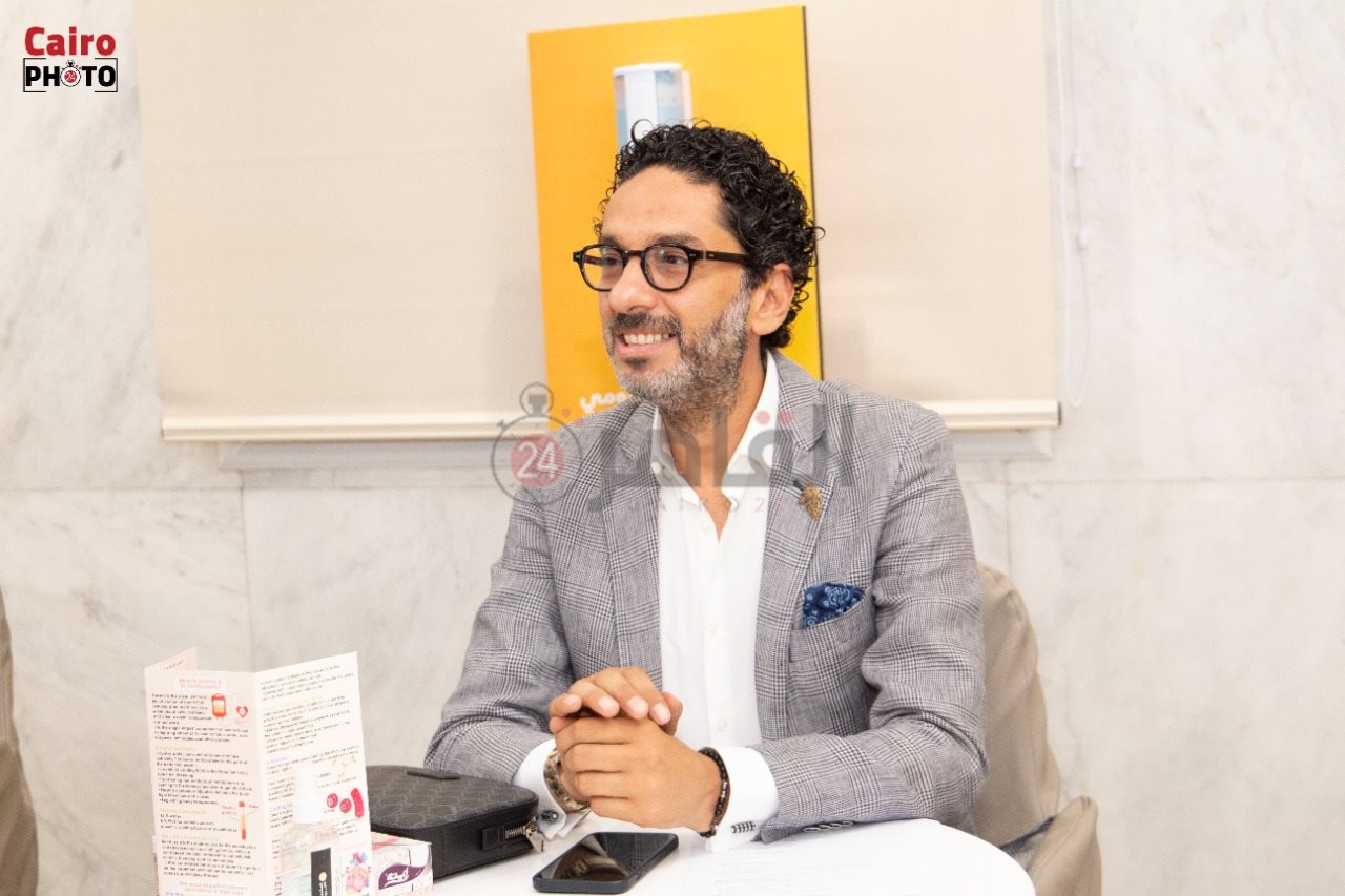  مدير وايتي كلينك الدكتور محمد عماد يتبرع ببلازما الدم (7)