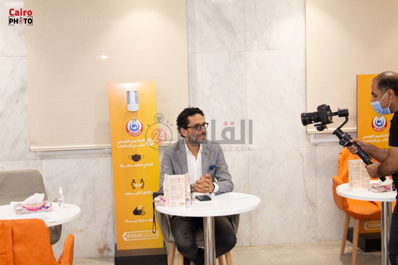  مدير وايتي كلينك الدكتور محمد عماد يتبرع ببلازما الدم (10)