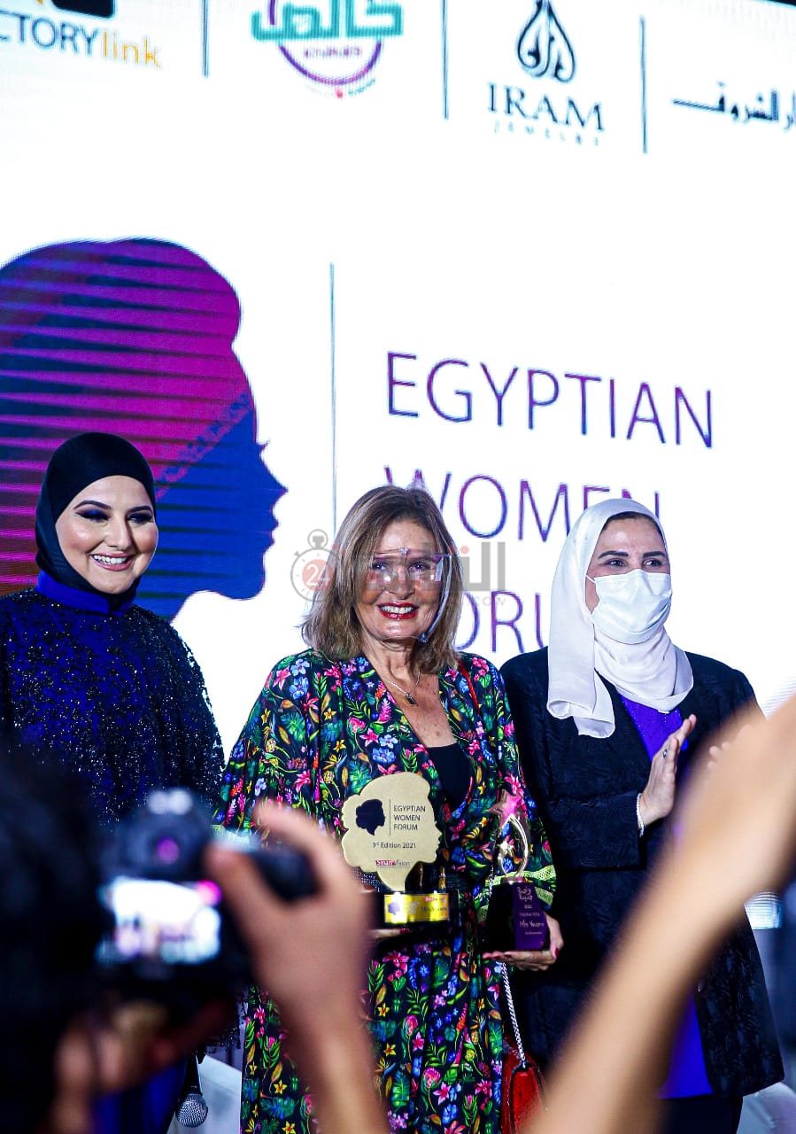 نجمات الفن في مبادرة واحدة جديدة (15)