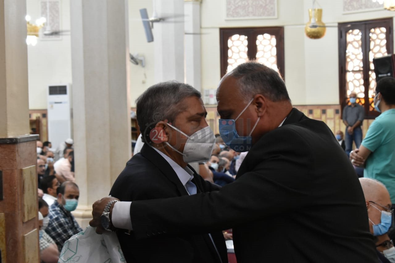 تشييع جثمان الراحل محمود العربي