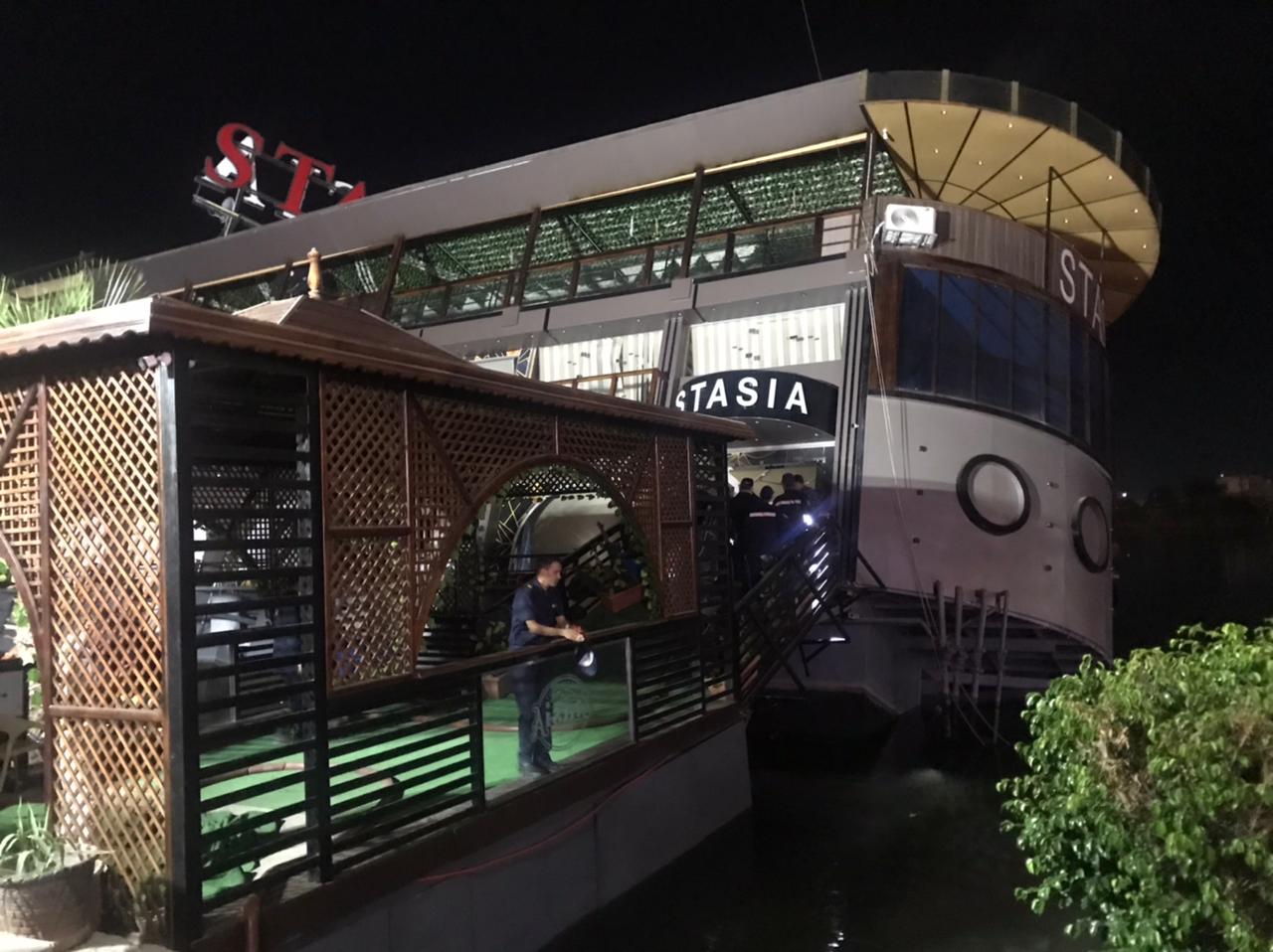 غرق مطعم عائم بالمنصورة