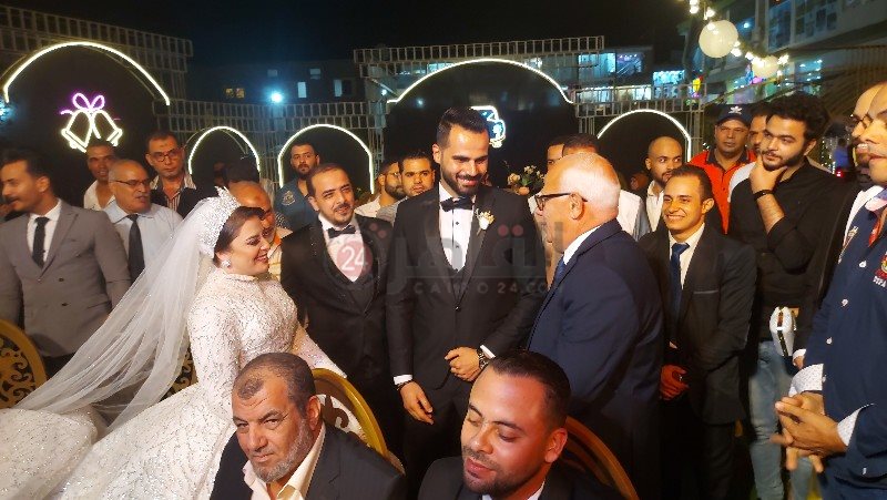 محافظ بورسعيد يشارك في حفل زفاف شاب 