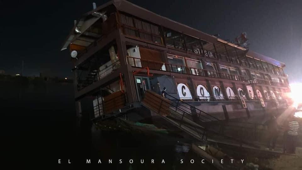 غرق مطعم عائم بالمنصورة 