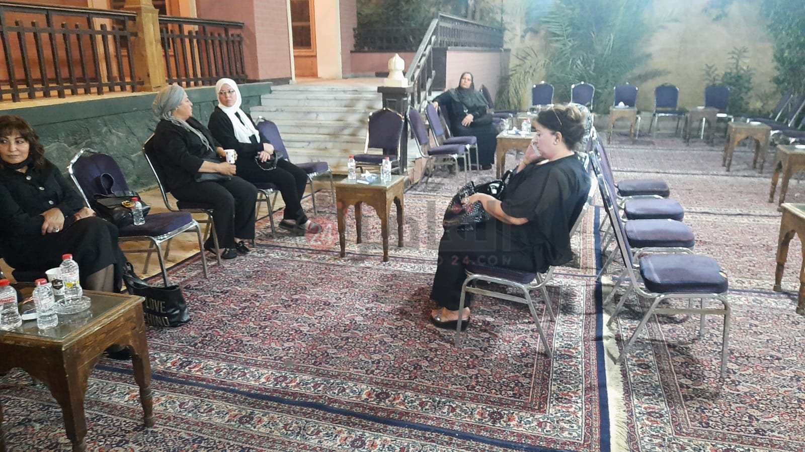 عزاء شقيقة الفنانة عفاف شعيب (2)