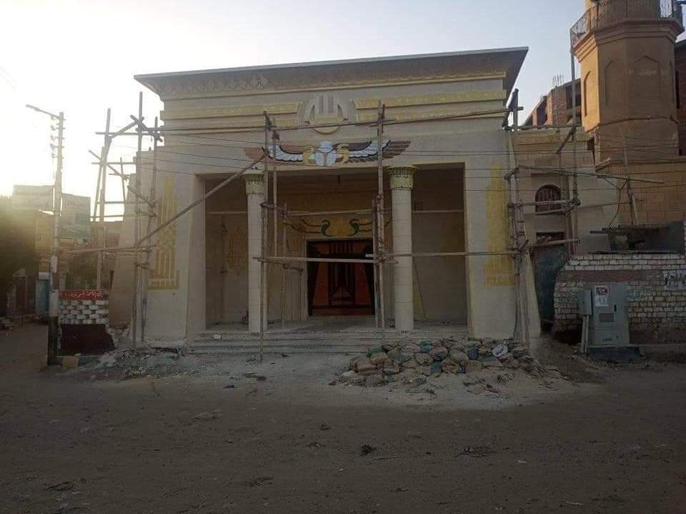 المسجد الفرعوني قبل محو الرسومات