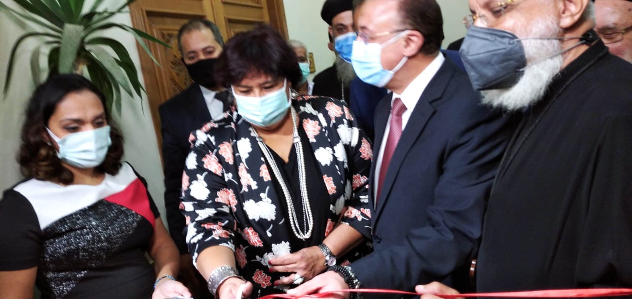 وزيرة الثقافة تفتتح معرض الكتاب