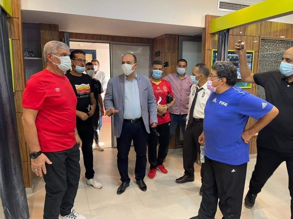  أكاديمية الأهلي يزور مركز الأورام بجامعة المنصورة