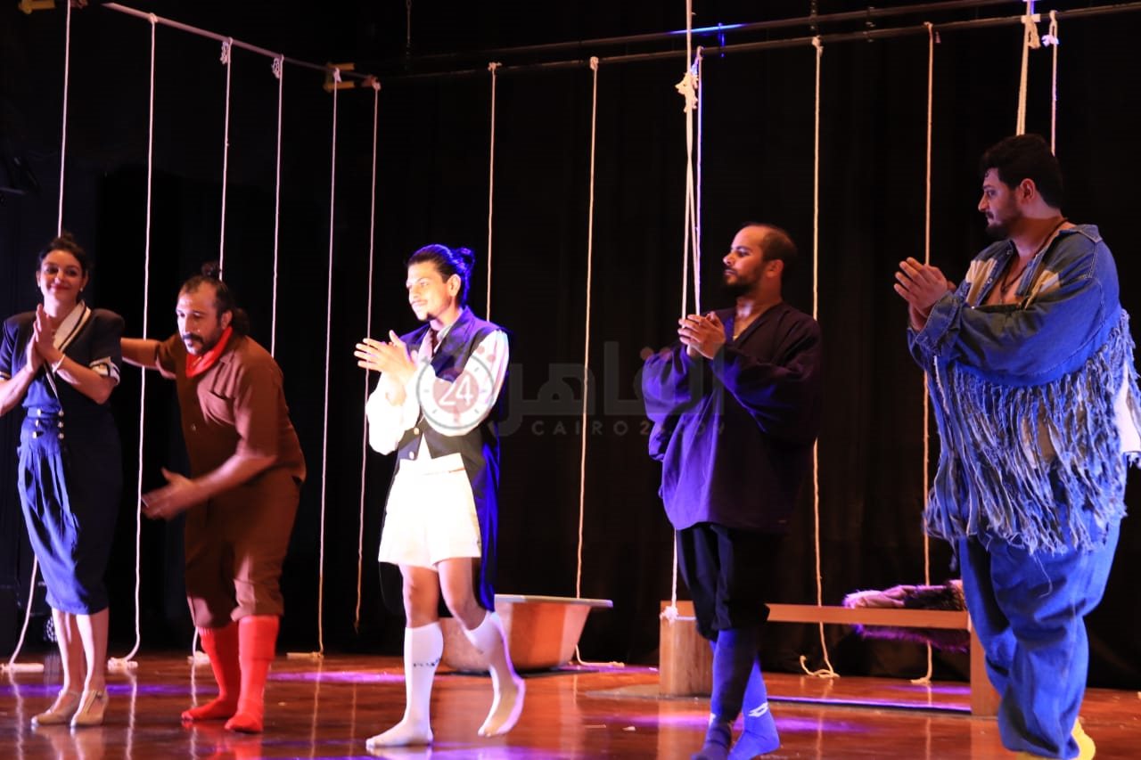 مسرحية طيور محبوسة (6)