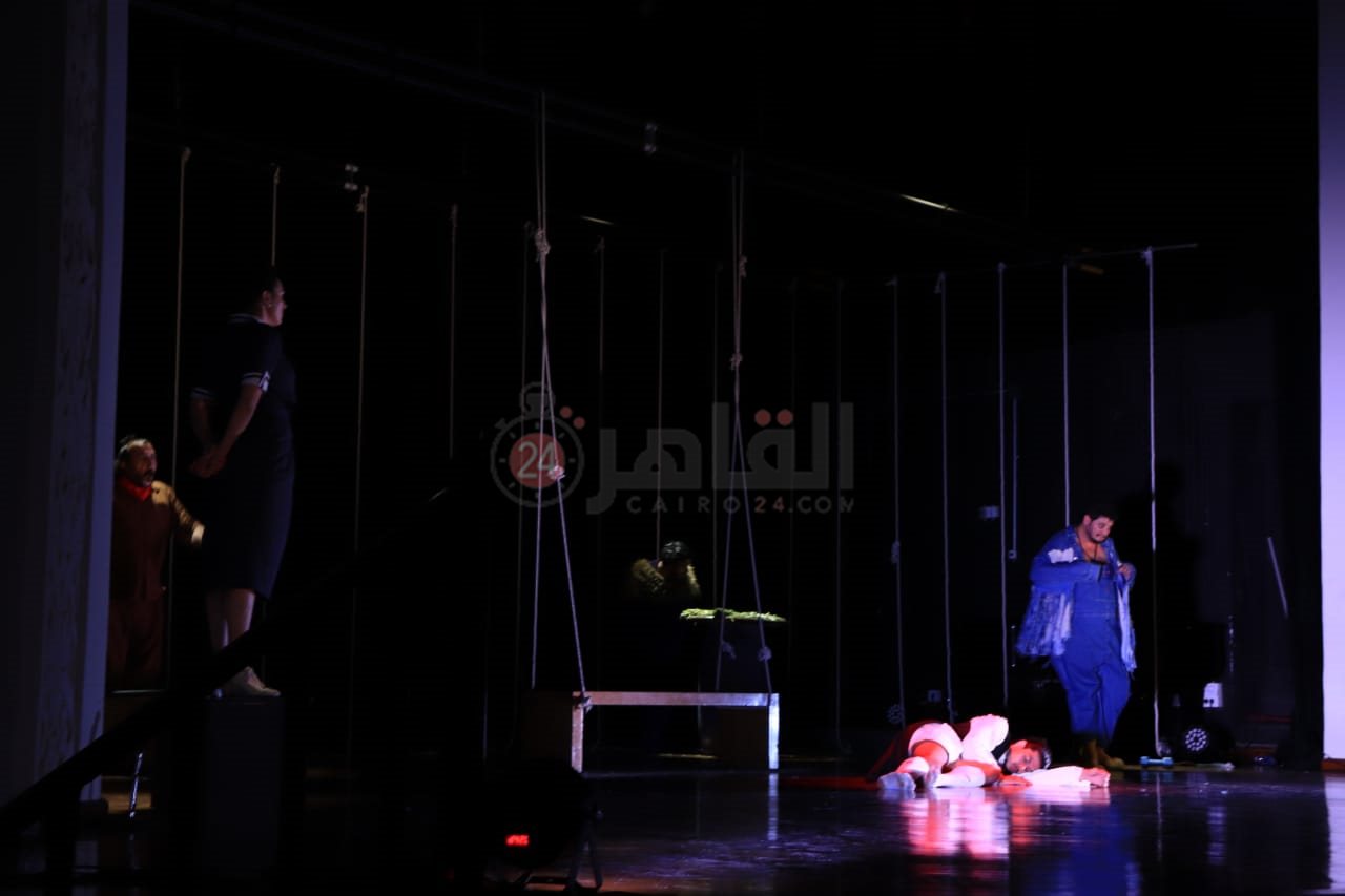 مسرحية طيور محبوسة (11)
