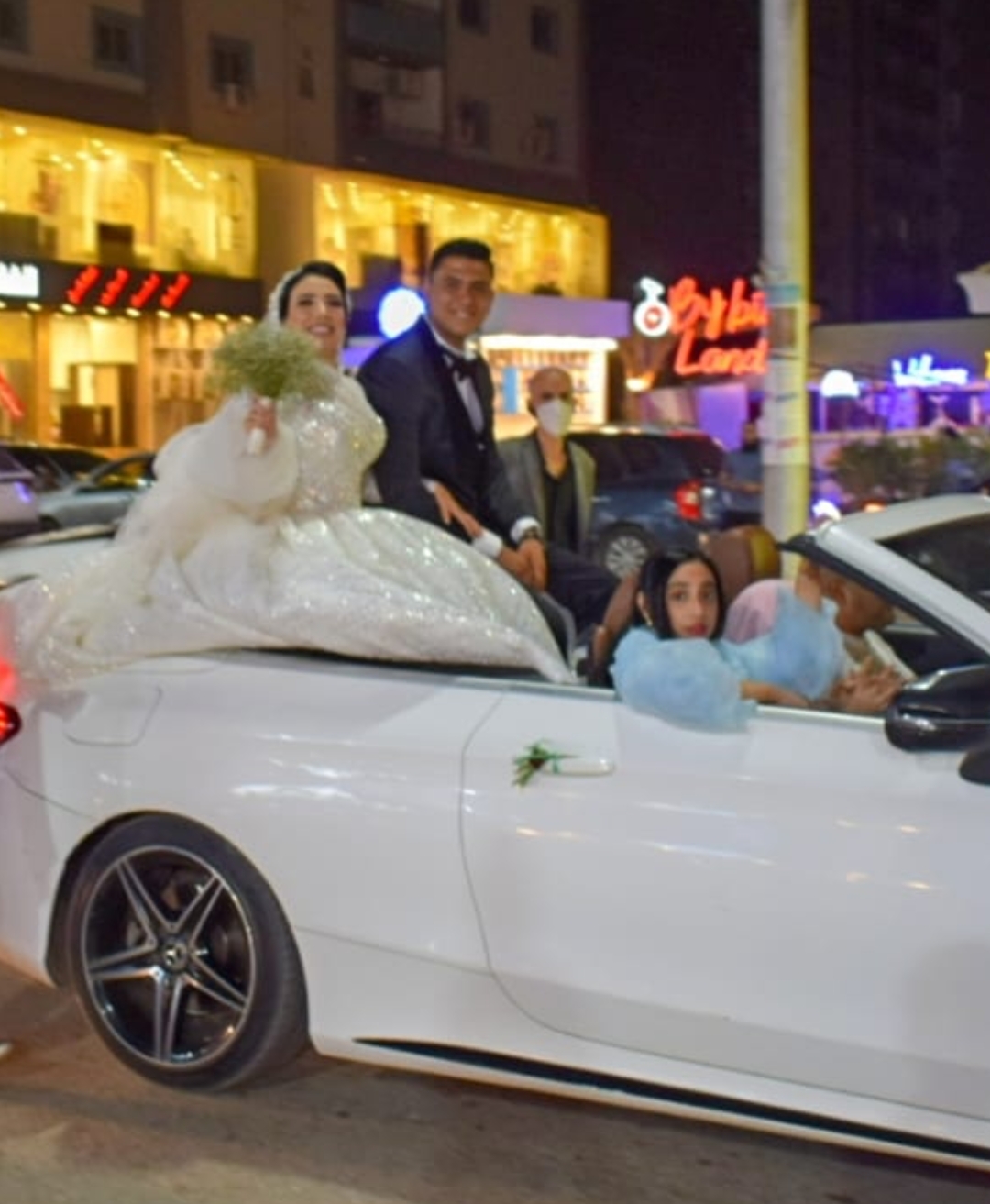 عروسين يشاركان في حملة معًا نطمئن بالشرقية 02