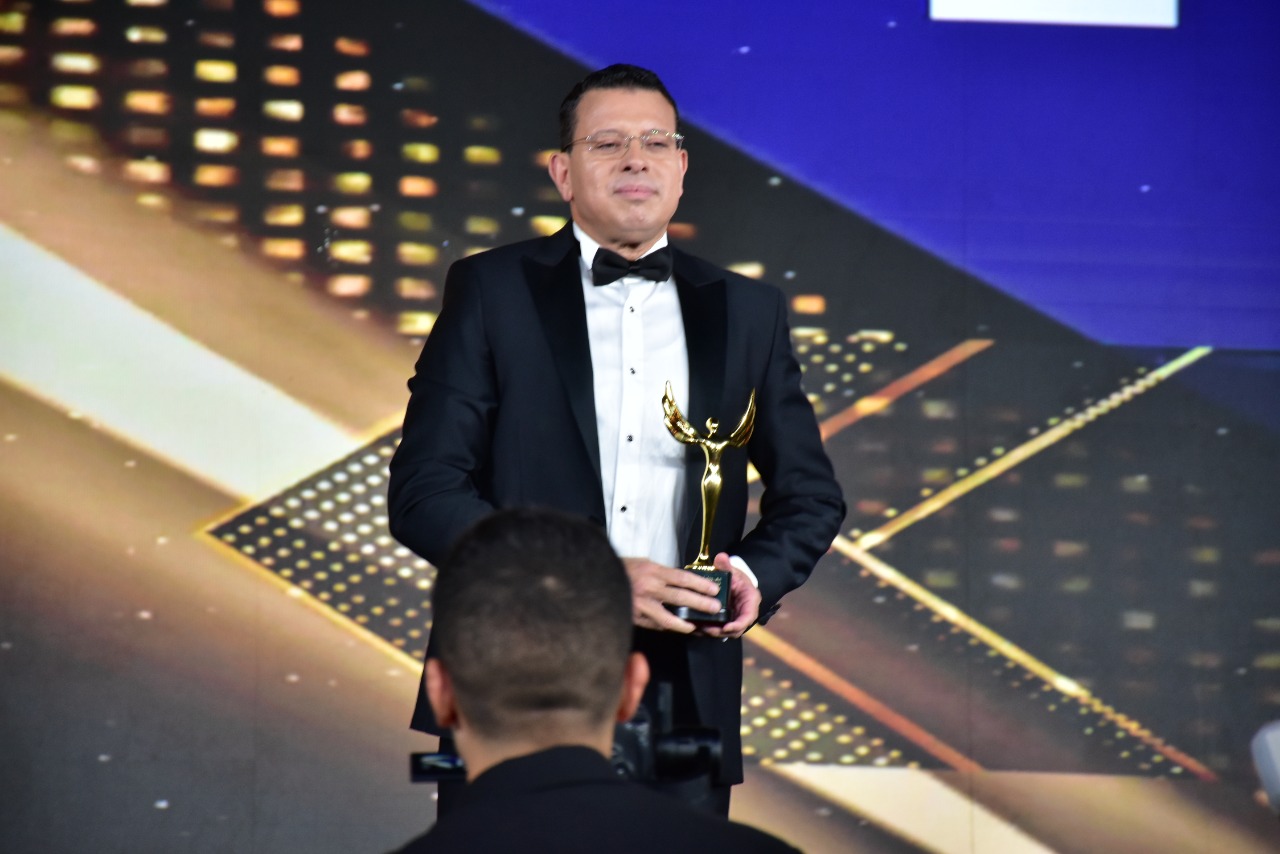 الإعلامي عمرو عبد الحميد 