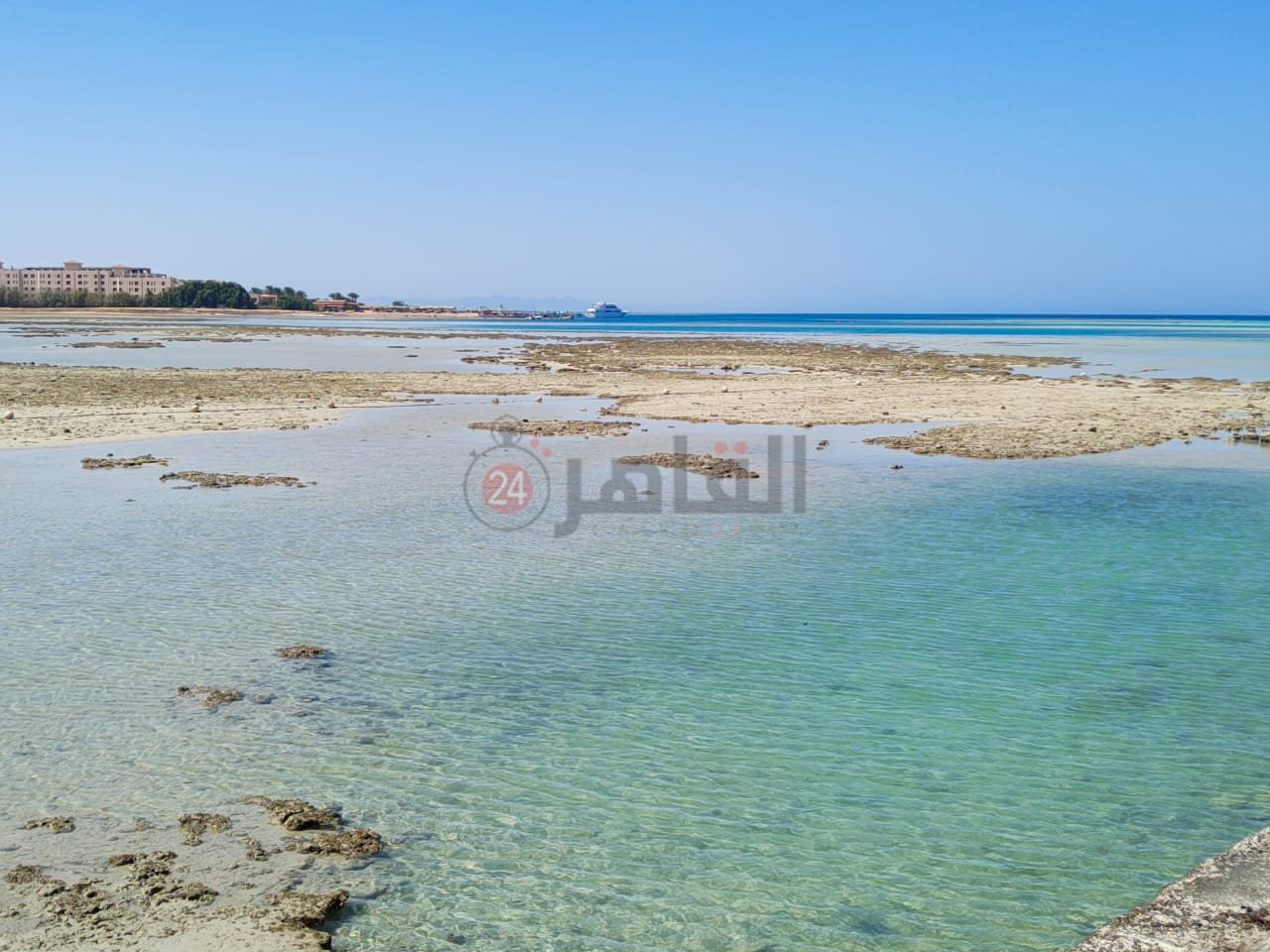 انحسار المياه بشواطئ الغردقة