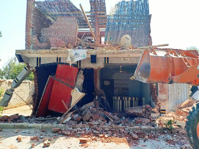 إزالة حالات تعدي على أراضي أملاك الدولة بالشرقية 02