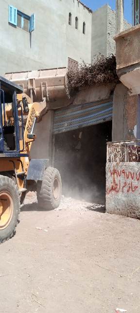 إزالة حالات تعدي على أراضي أملاك الدولة بالشرقية 05