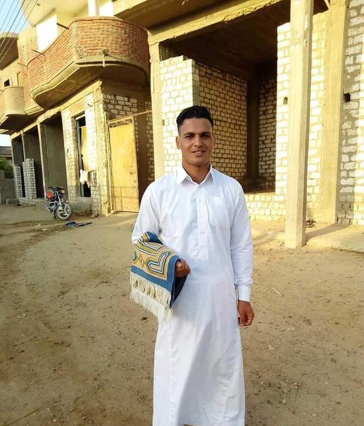 الطالب أحمد عبد الستار