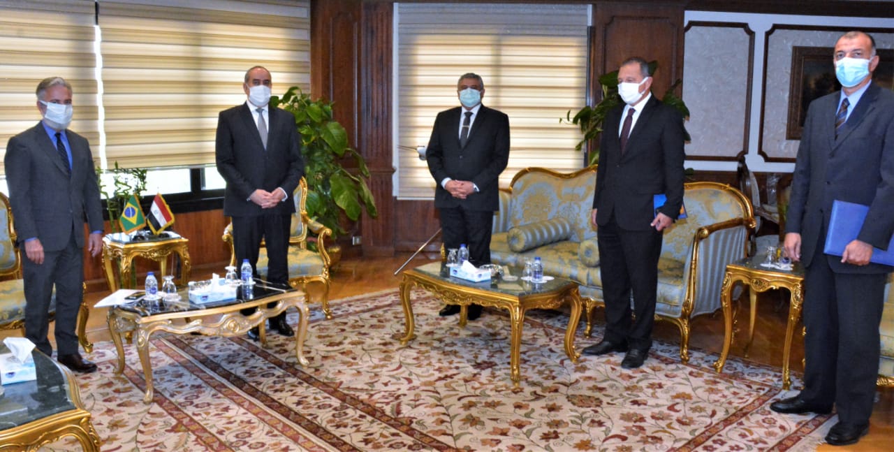 السفير ووزير الطيران