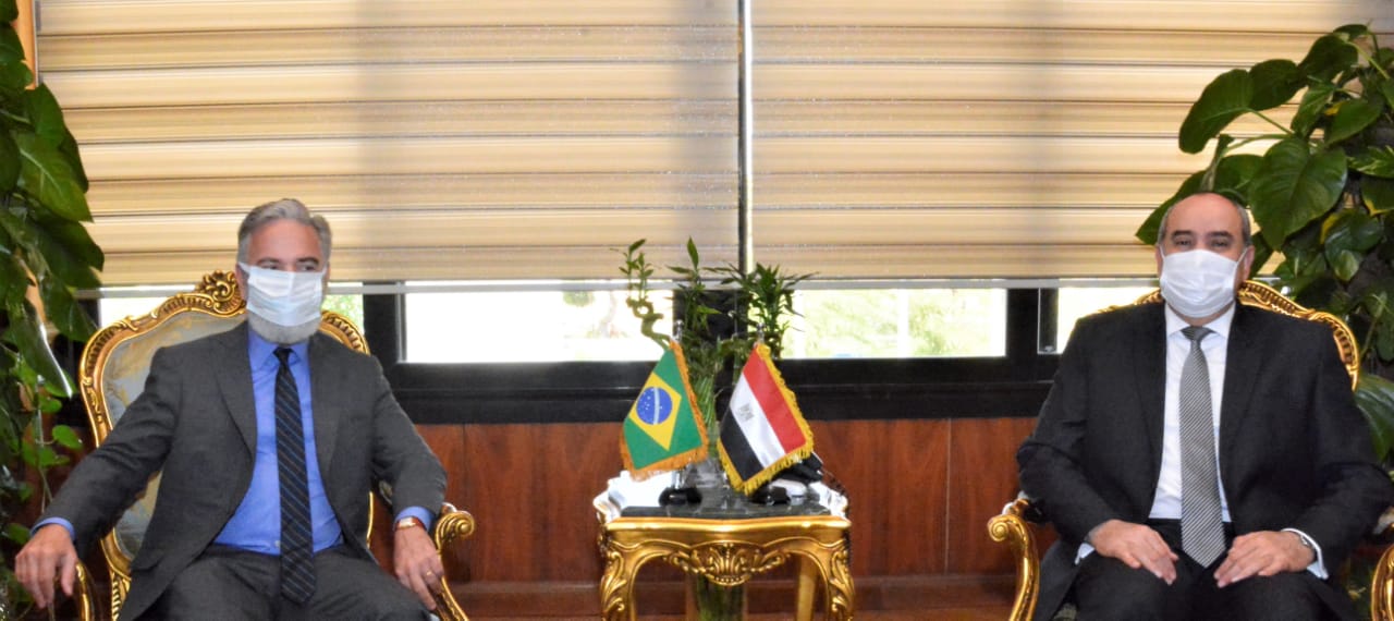 السفير ووزير الطيران