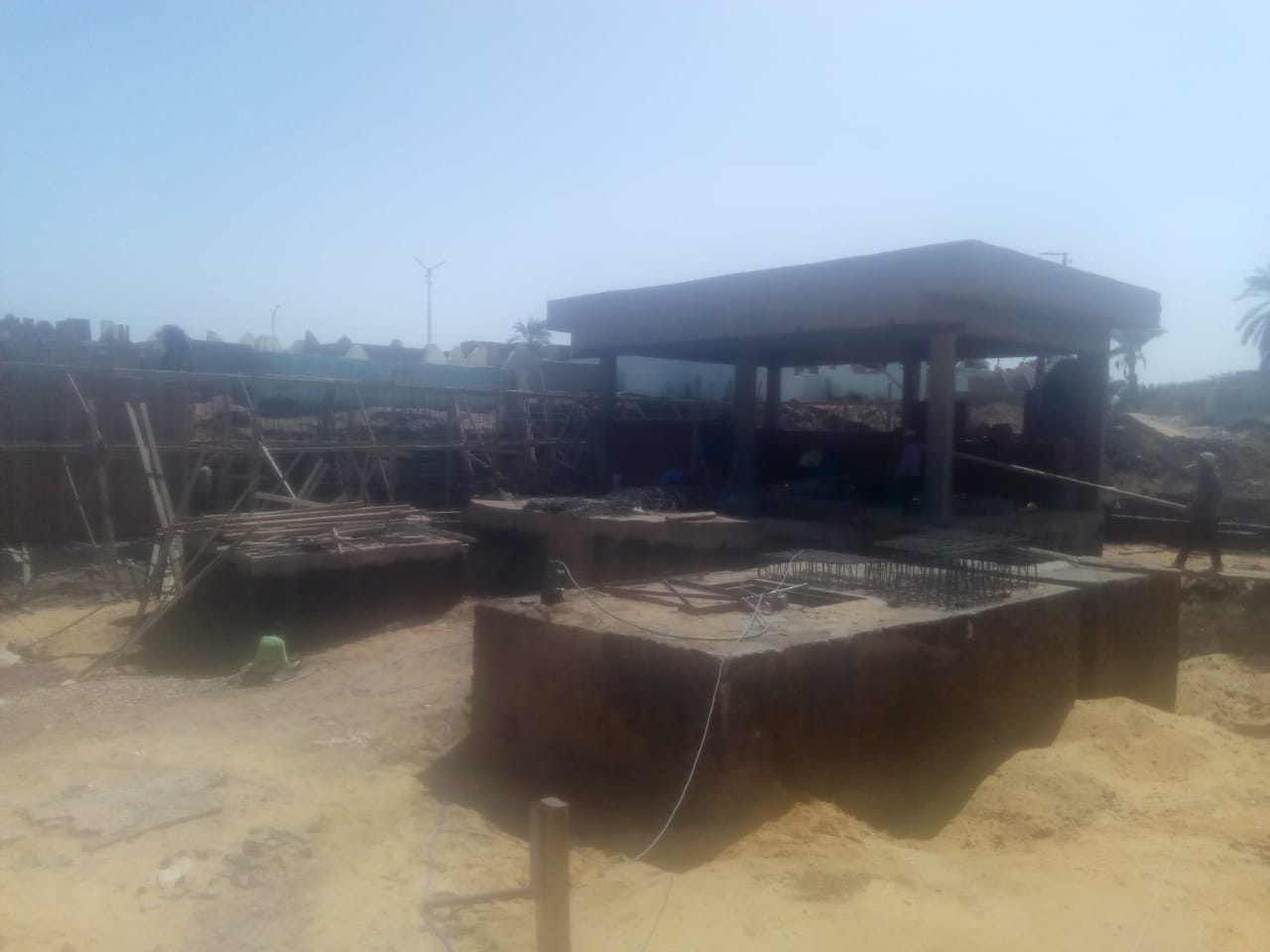 رئيس مياه الفيوم يتفقد مشروع قرية السعيدية