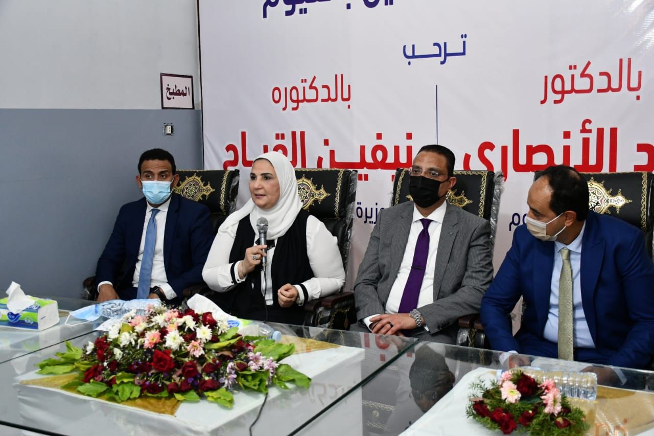 وزيرة التضامن الاجتماعي تتفقد إحدى عيادات مشروع 2 كفاية