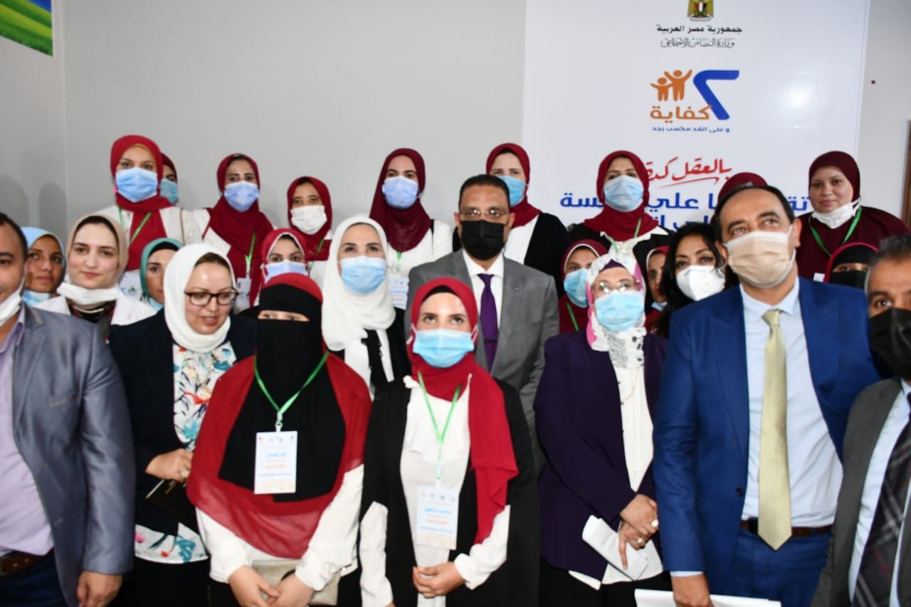 وزيرة التضامن الاجتماعي تتفقد إحدى عيادات مشروع 2 كفاية