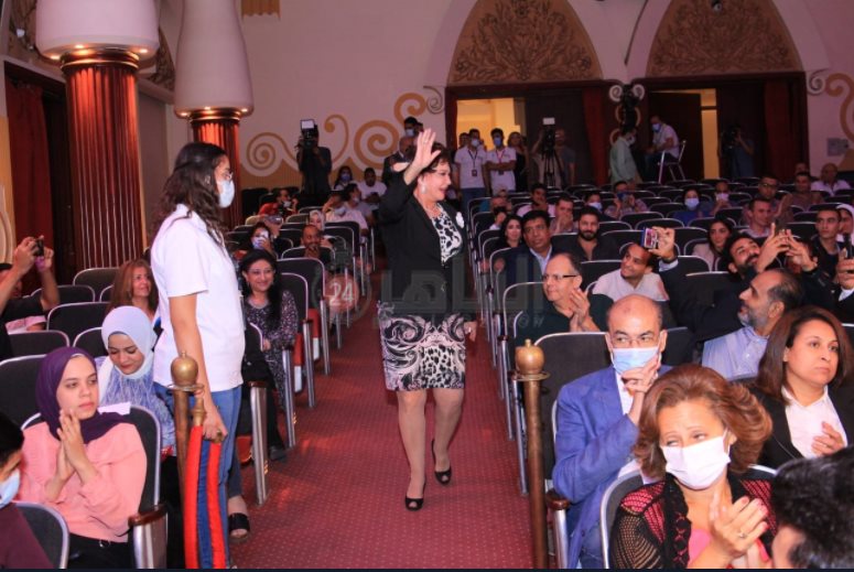 تكريمات المركز الكاثوليكي 