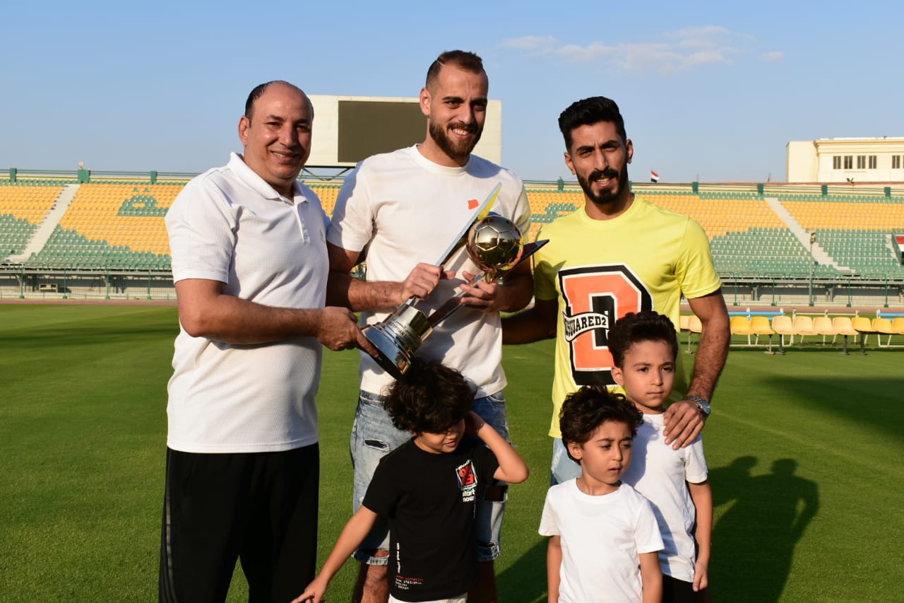 جلسة تصوير طلائع الجيش بعد الفوز بكأس السوبر