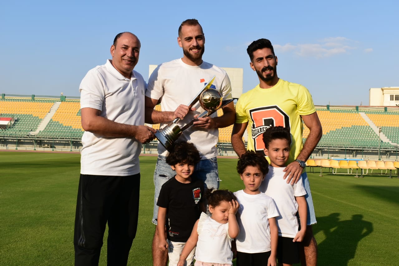 جلسة تصوير طلائع الجيش بعد الفوز بكأس السوبر