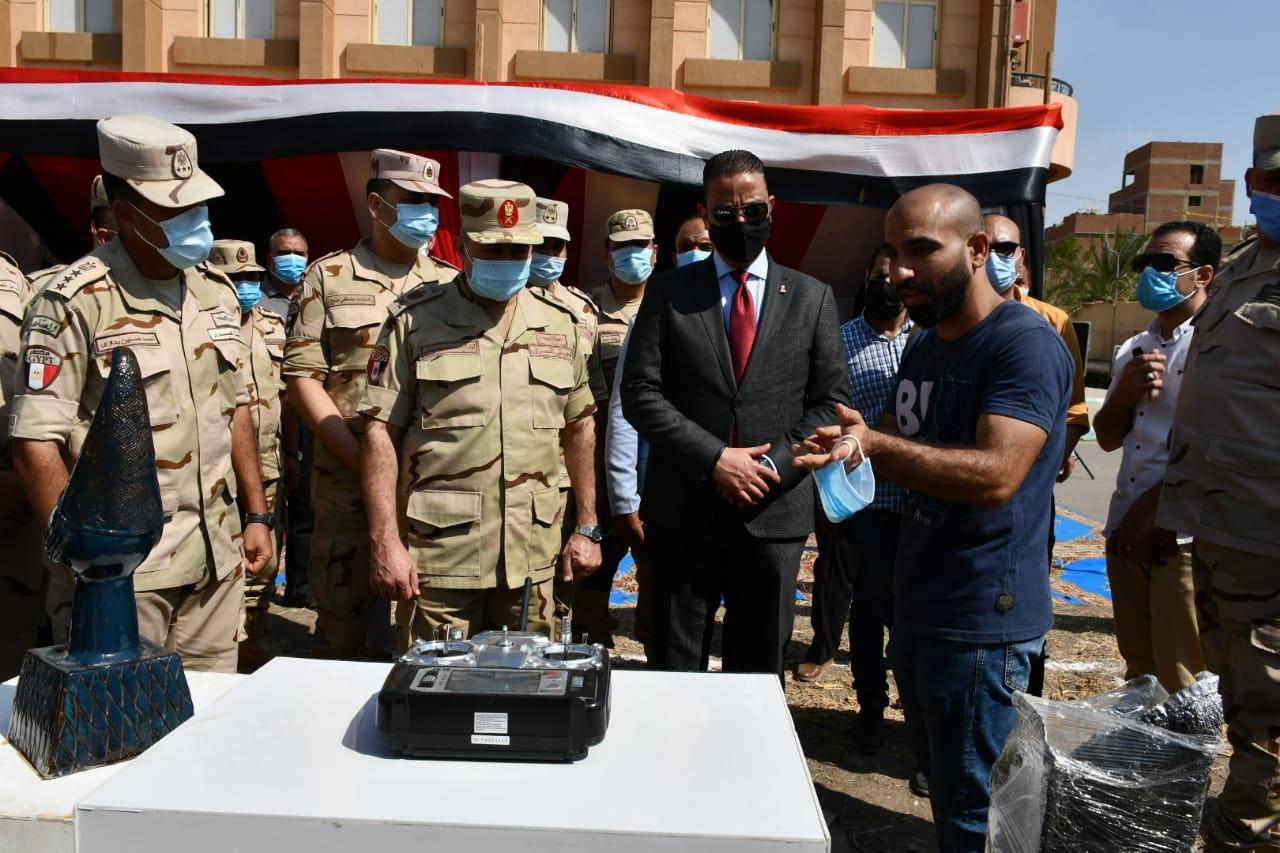  محافظ الفيوم وقائد قوات الدفاع الشعبي يشهدان بدء فعاليات التدريب المشترك صقر85،