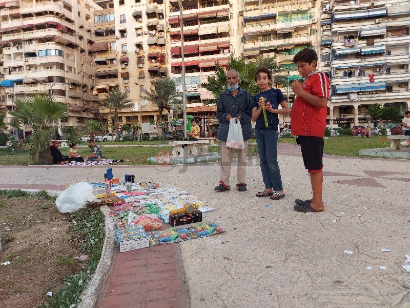 سعادة الأطفال بالربح من البخت 