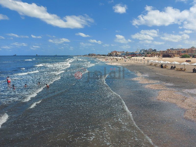 شاطئ بورسعيد خالي من المصطافين 