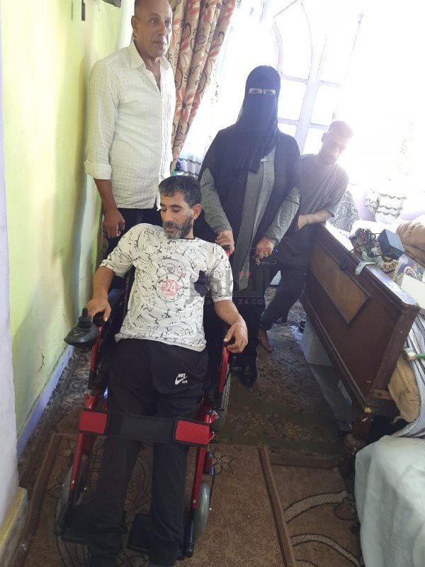 الشاب رزق المصاب بالشلل