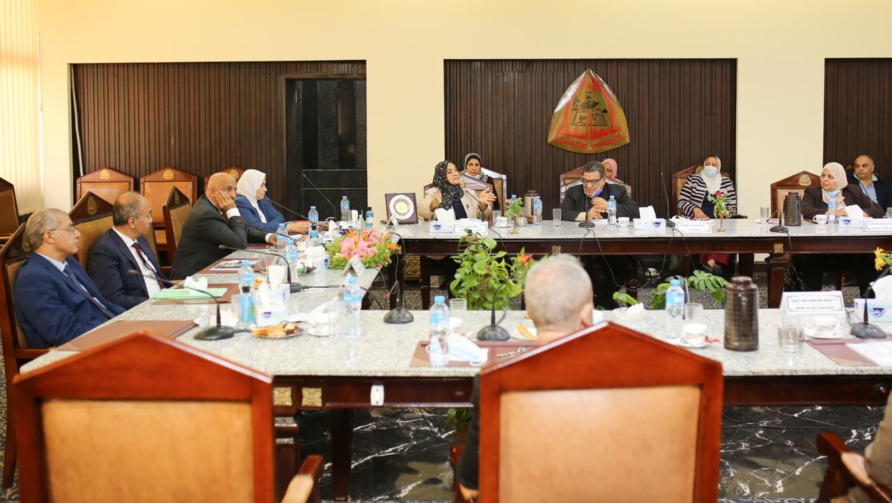 اجتماع المجلس التنفيذي لجامعة الزقازيق 01