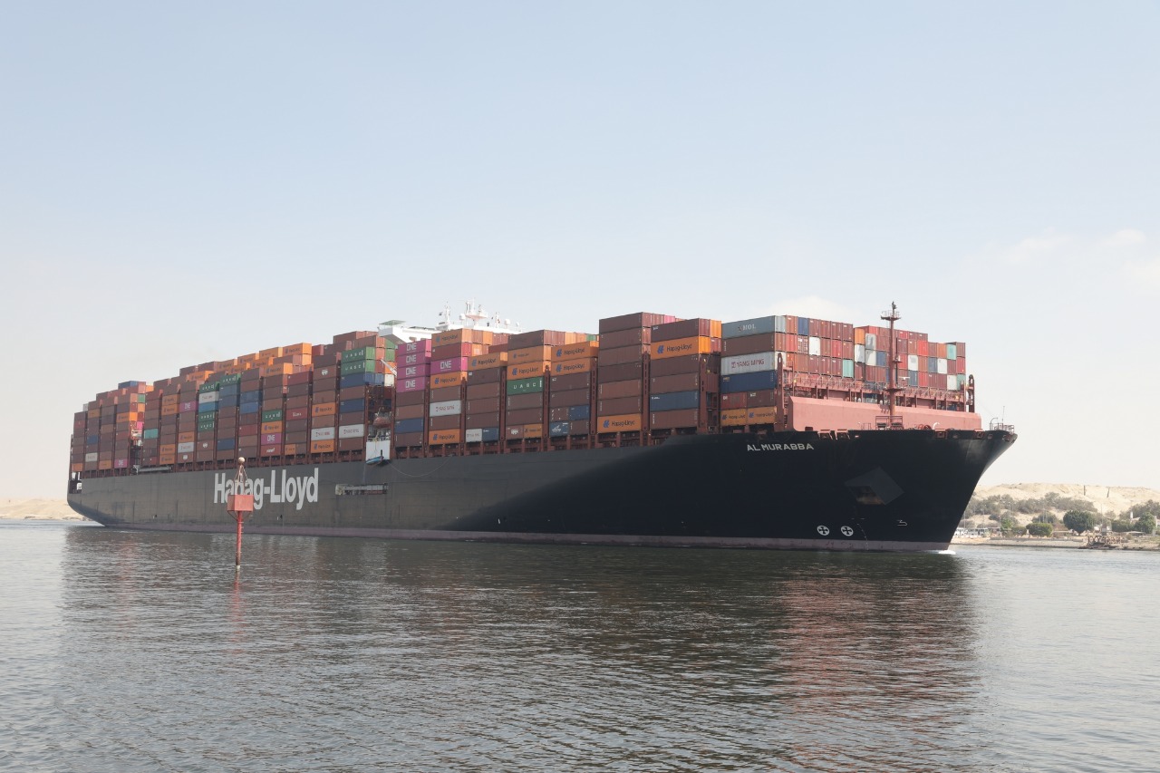 عبور السفن بقناة السويس