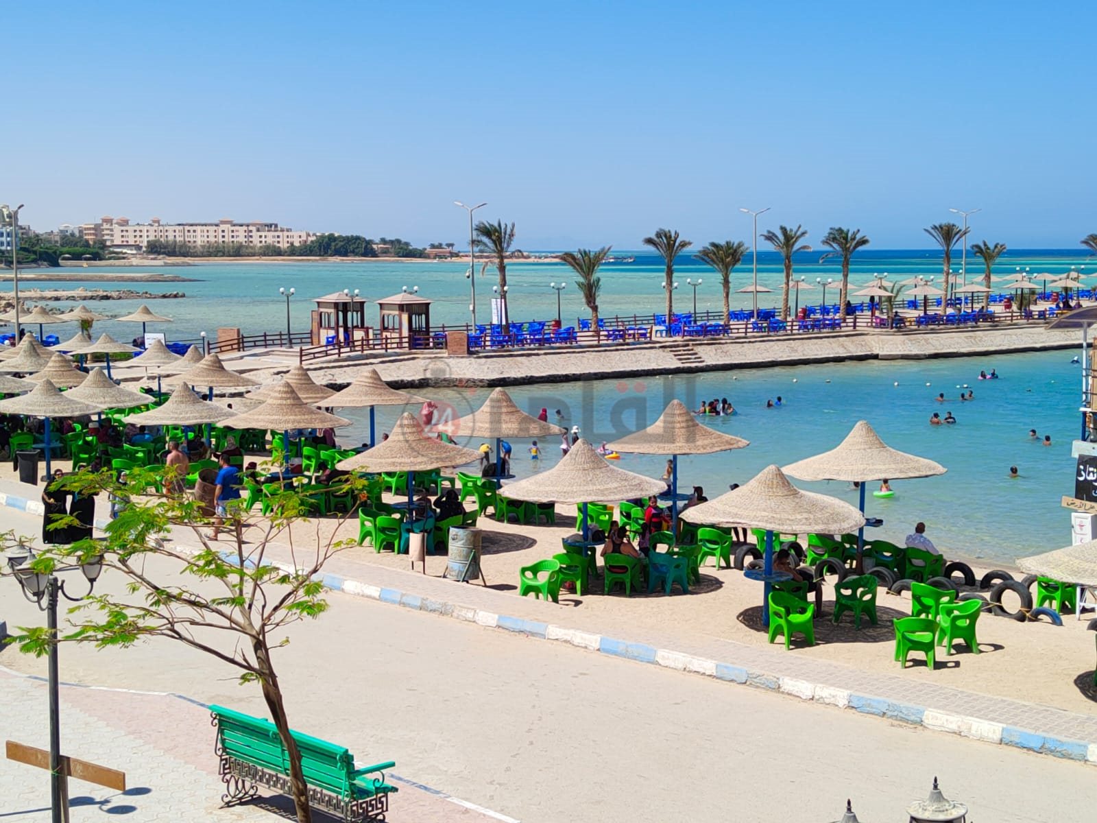 إقبال ضعيف من المصطافين على شواطئ الغردقة 