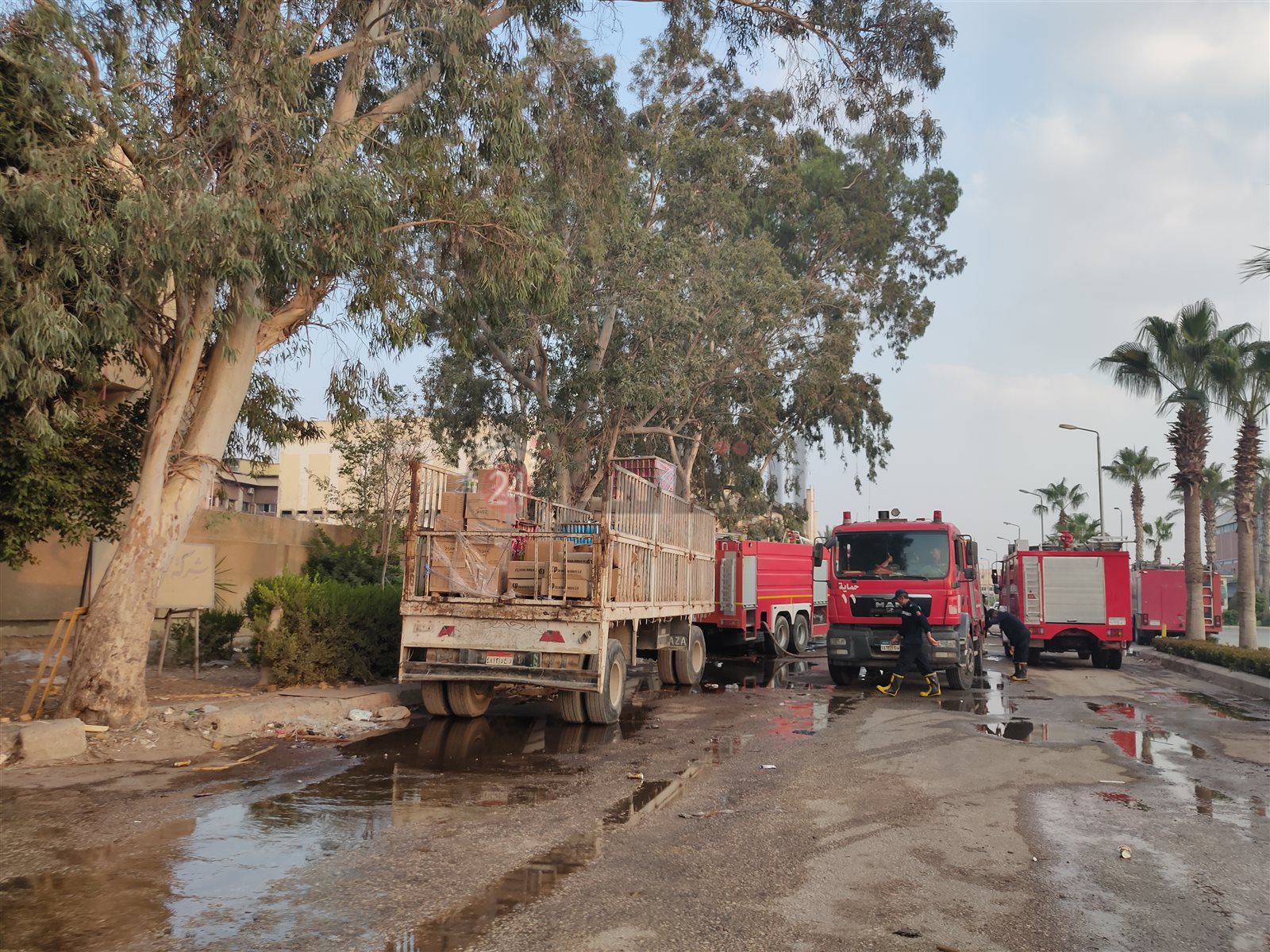 السيطرة على حريق مصنع بالعاشر من رمضان 04