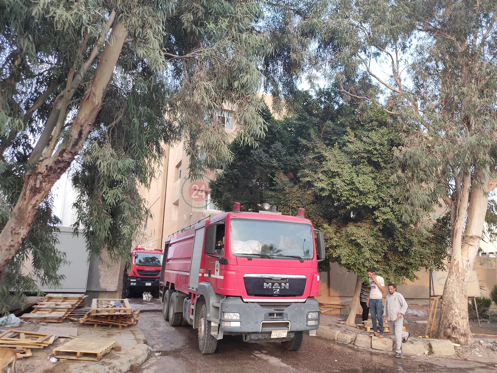 السيطرة على حريق مصنع بالعاشر من رمضان 05