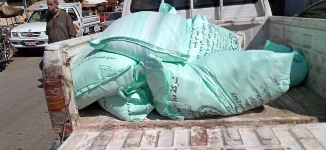 ضبط 350 كيلو دقيق مخابز محظور بيعه أو تداوله في الفيوم