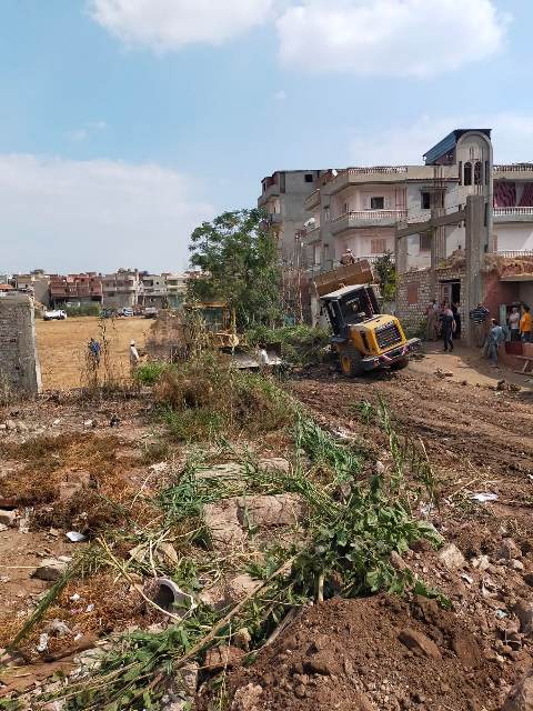 إزالة تعديات على الأراضي بالشرقية